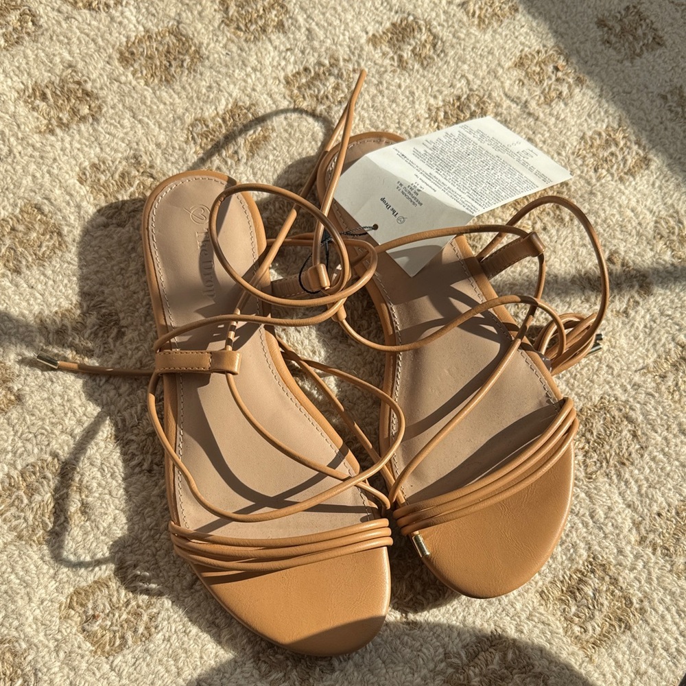 NWT Women's Tan Strappy Sandals
